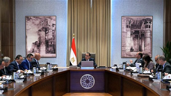 رئيس الوزراء يتابع  تنفيذ برنامج رد أعباء الصادرات