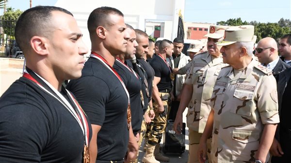 الفريق أول عبد المجيد صقر القائد العام للقوات المسلحة