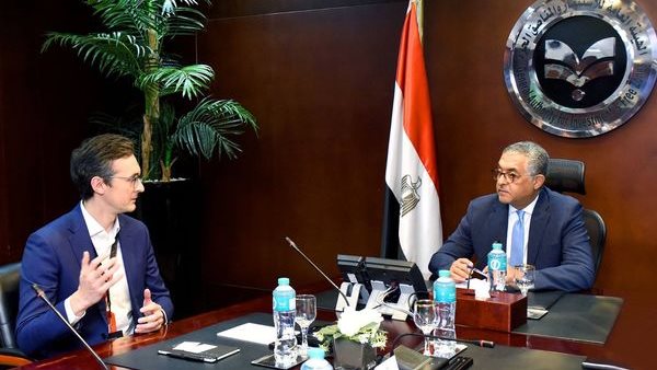لقاء الرئيس التنفيذي لهيئة الاستثمار وشركة إنديفور 