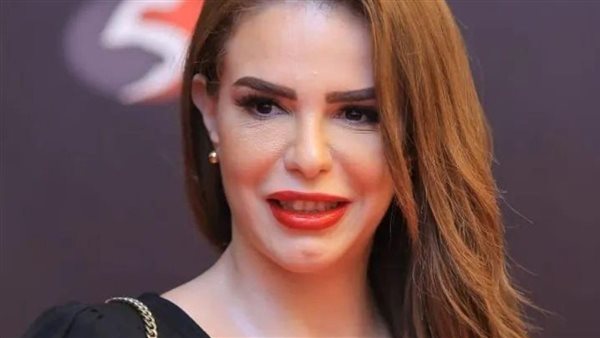 دنيا عبد العزيز