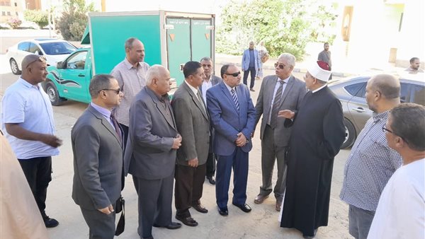 رئيس جامعة الأزهر يتوجه للأقصر للإطمئنان على  صحة الطالبات