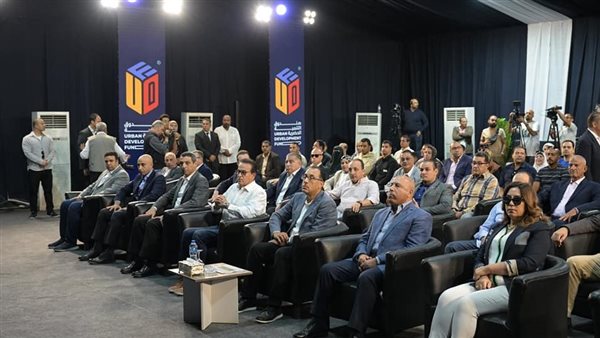 رئيس الوزراء والوفد المرافق له بالسويس