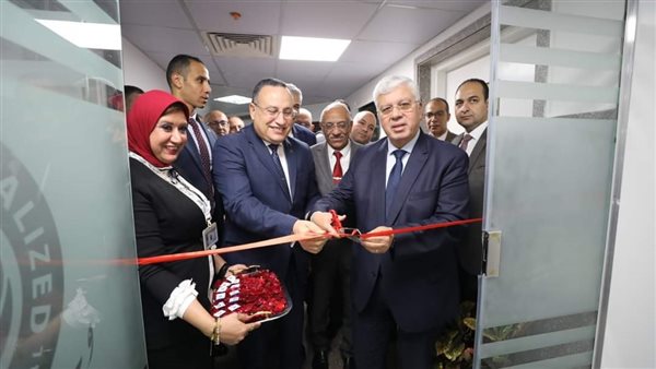 وزير التعليم العالي يفتتح مشروعات في جامعة الإسكندرية 