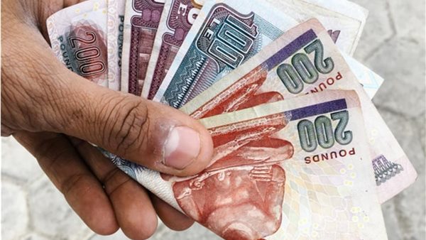 يترقب المصريين قرار الرئيس بخصوص زيادة المعاشات اليوم