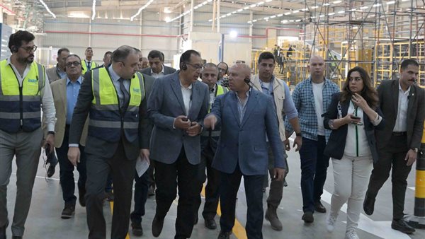 مدبولي يتفقد مقر الشركة المصرية الألمانية للمضخات "روهربمبن 