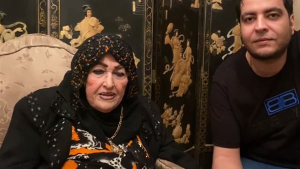 شريفة ماهر وابنها 