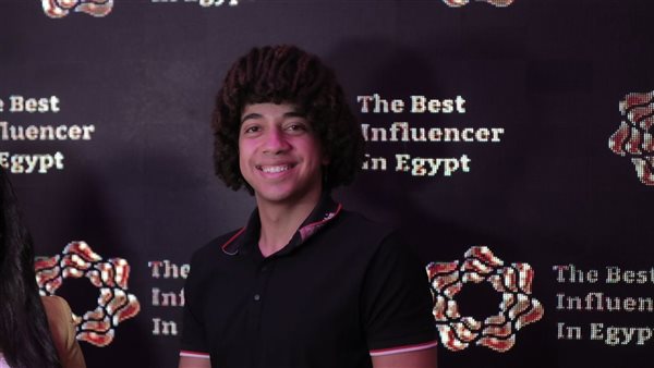 البلوجر عمر شاور