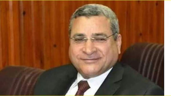 الدكتور أحمد زارع متحدث جامعة الأزهر 