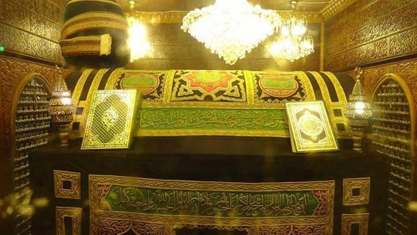 مسجد سيدنا الحسين بالقاهرة 