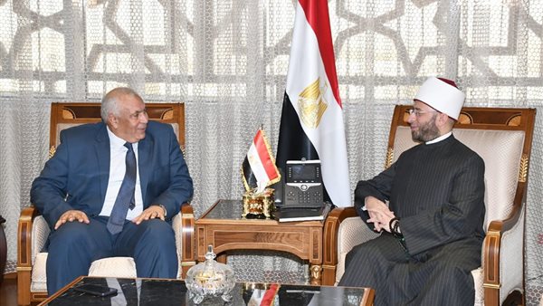 وزير الأوقاف مع محافظ الوادي الجديد