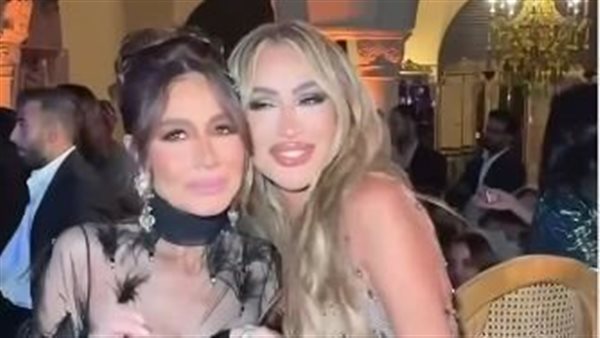 مايا دياب من حفل زفاف ابنة بسمة وهبة