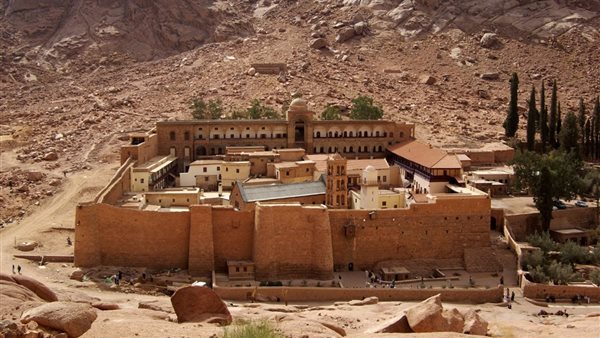 ماذا يحدث في دير سانت كاترين؟