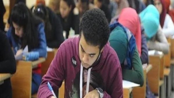 موعد بدء امتحانات الترم الأول 2025 