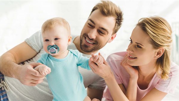 سلبيات وإيجابيات «السهاية» على صحة الأطفال.. مص الأصابع