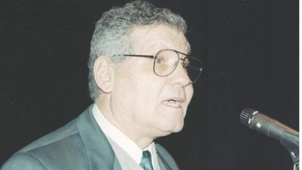 الشاعر محمد إبراهيم أبو سنة