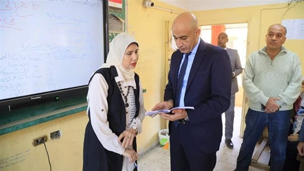 وزير التعليم خلال جولته بمدارس المرج بالقاهرة 
