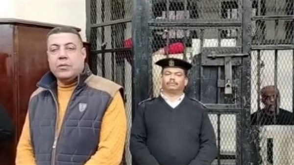 المتهم داخل القفص في جلسة اليوم