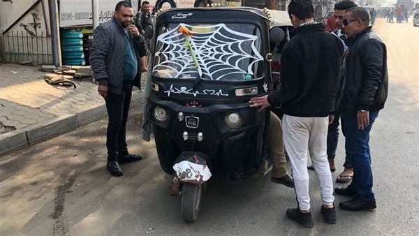 القبض على المتهمين بأداء حركات استعراضية بـ 3 تكاتك 
