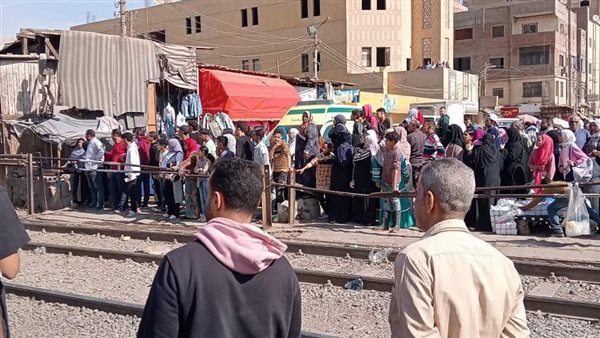 دهس محفظة قرآن على مزلقان قطار البدرشين