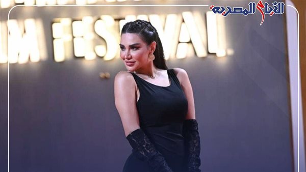 سارة نخلة