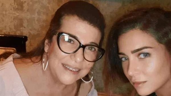 وفاة والدة الفنانة مي عز الدين