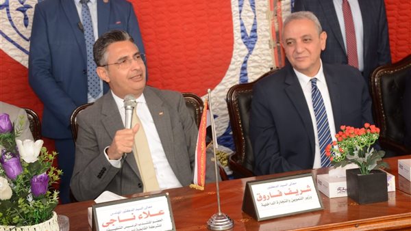 وزير التموين يتفقد مطحن العاشر من رمضان