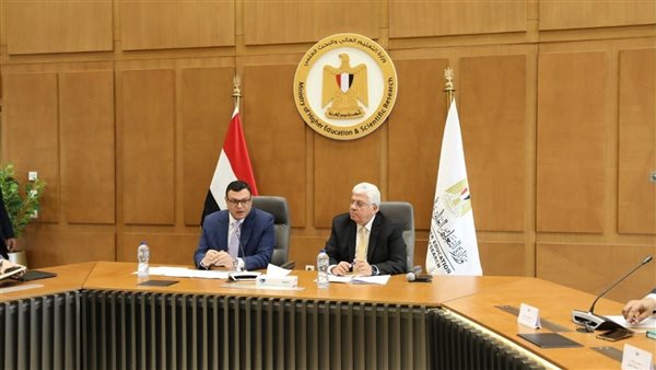 وزيرا التعليم العالي والإسكان يبحثان تطوير الجامعات الأهلية 