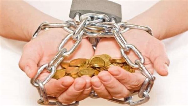 أيهما أولى قضاء الدين أم النذر للمتوفى