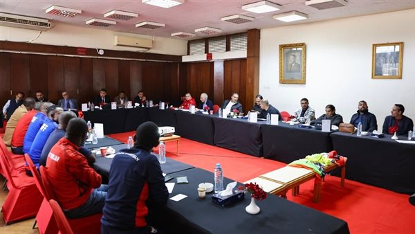 الاجتماع الفني لمباراة الاهلي واستاد ابيدجان 