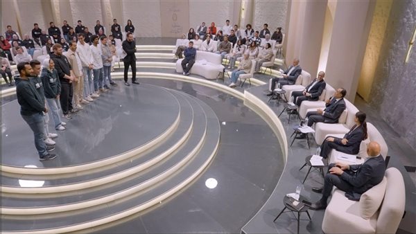 رئيس الوزراء يشهد تصوير حلقة من برنامج "Gen Z"