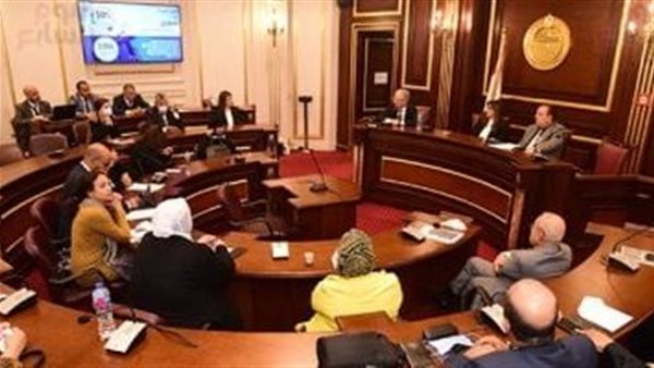  لجنة التعليم والاتصالات بمجلس الشيوخ