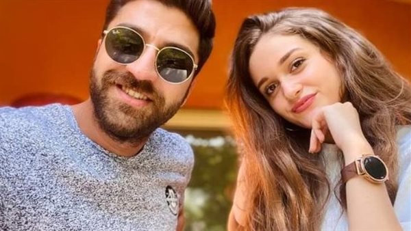 نور إيهاب وخطيبها نور بدر