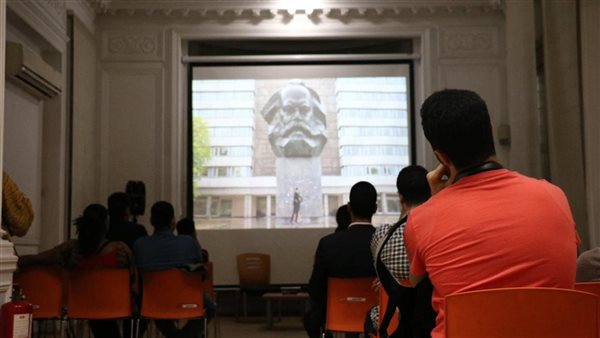 ليلة رقص معاصرتبدأ برنامج الندوات و الورش بجوتة التحرير