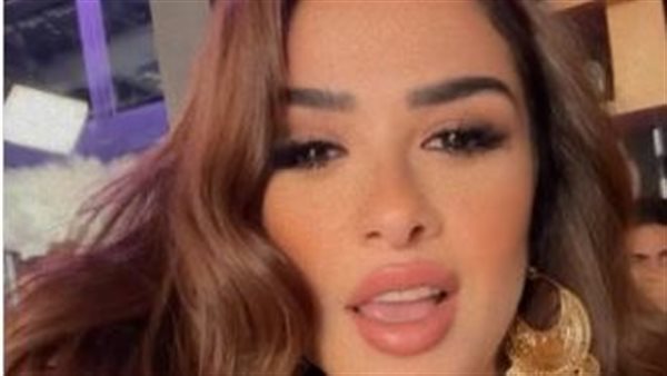 ياسمين عبد العزيز
