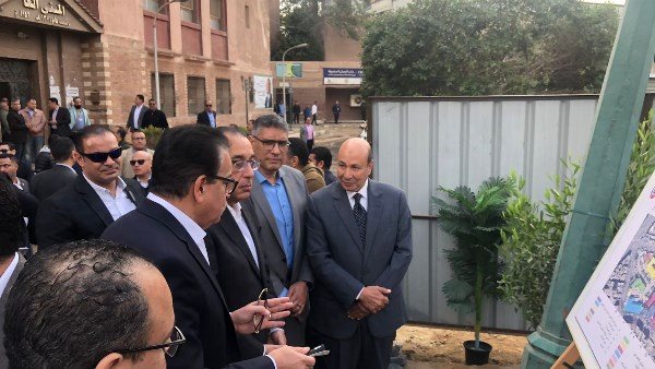 رئيس الوزراء يتفقد مستشفى أم المصريين