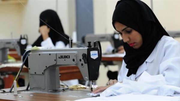 حكم الدين في عمل المرأة 