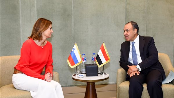 لقاء وزير الخارجية مع نظيرته السلوفينية