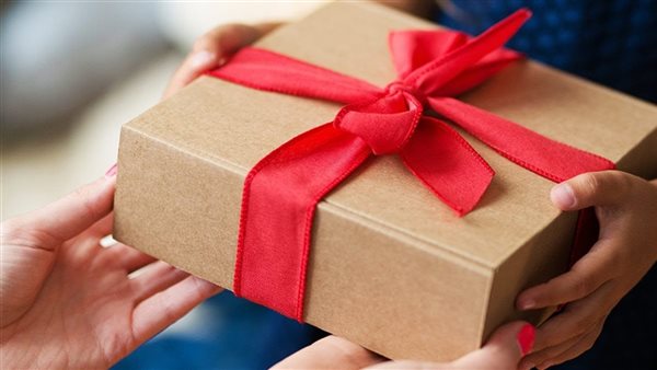 أفضل أفكار هدايا عيد ميلاد خطيبتي 2025