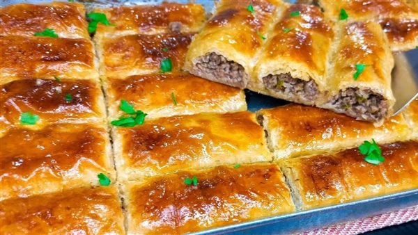 طريقة عمل صوابع الجلاش باللحمة المفرومة والموتزريلا