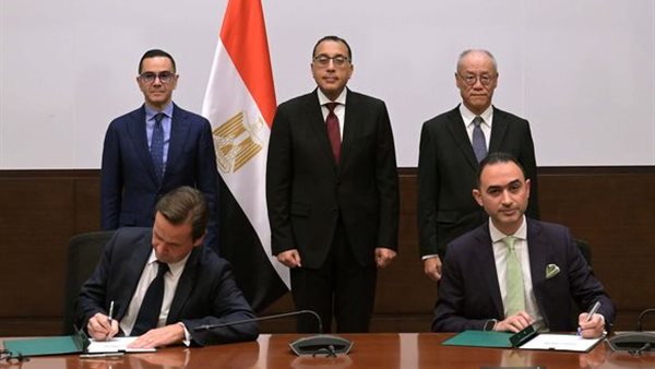 نيسان مصر توقع عقد استثمار بشأن تصنيع طراز ثالث
