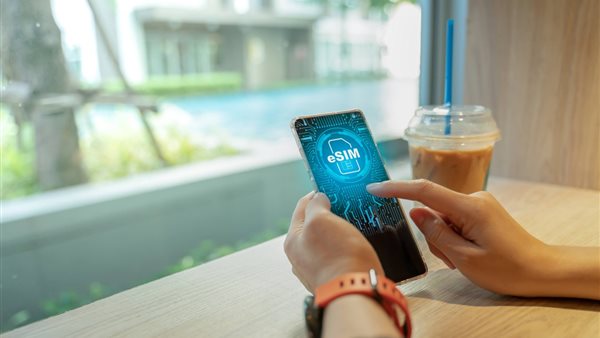 إطلاق تقنية الشريحة المدمجة eSIM في السوق المصرية