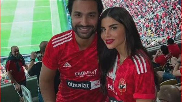 كريم فهمي وزوجته دانيا النباوي