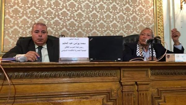 دكتور جوده عبدالخالق خلال ندوة الاقتصاد المصري  