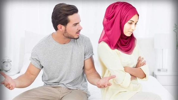 حكم الرجل الذي يفضل أهله على زوجته
