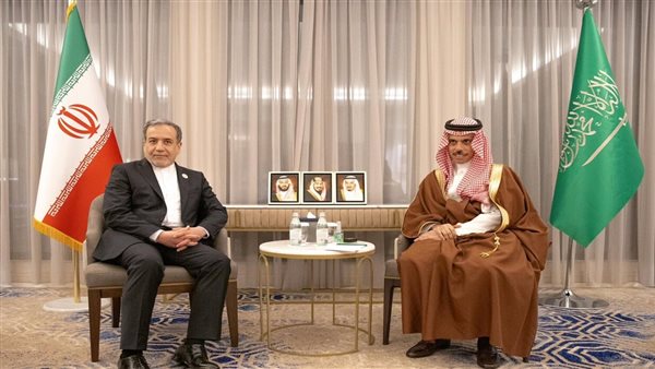 وزير الخارجية السعودي ونظيره الإيراني