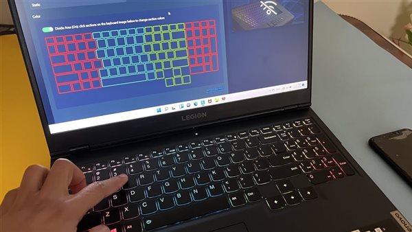 كيفية إضاءة لوحة مفاتيح اللاب توب HP 