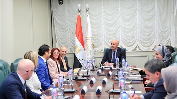 وزير التعليم يجتمع مع هيئة كامبريدج بسبب مدارس النيل المصرية