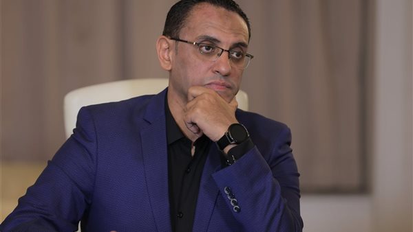 أحمد شوقي الخبير  المصرفي 