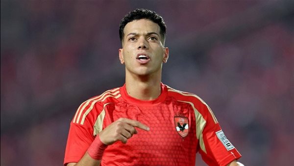 إمام عاشور لاعب الأهلي