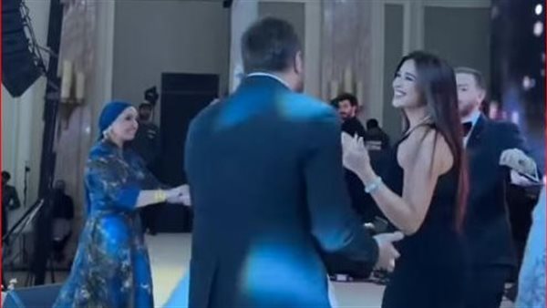 ياسمين عبد العزيز في فرح ابن عمرو الليثي